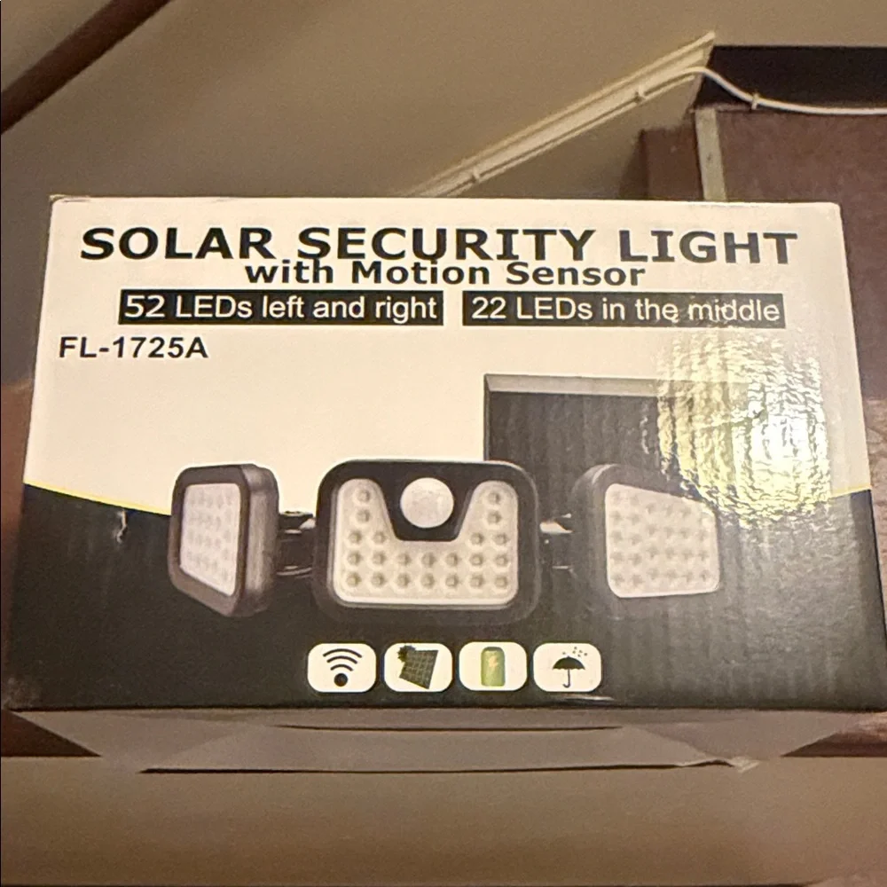 Solar Security Light with Motion Sensor - Black